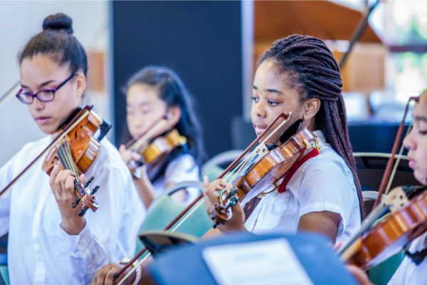 Queenswood-boarding-school-UK-music-violin