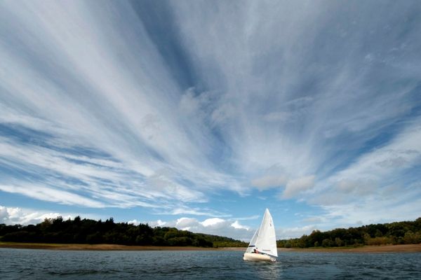 ardingly-college-boarding-school-uk-watersports-sailing