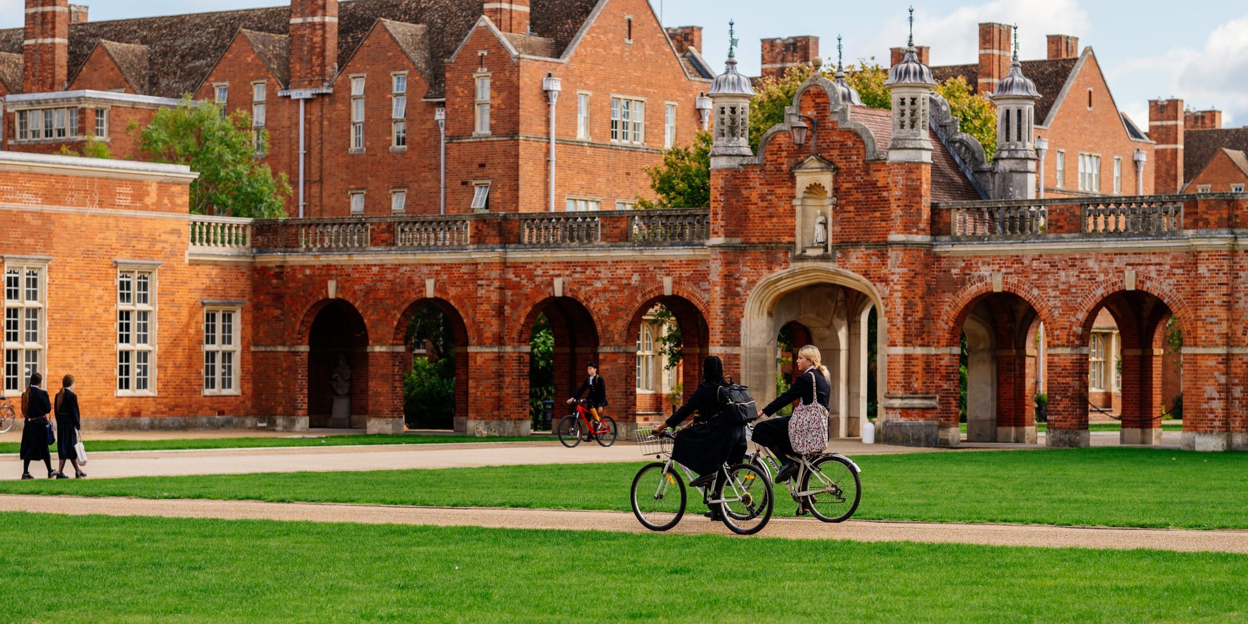 uk-boarding-school-exterior-brick