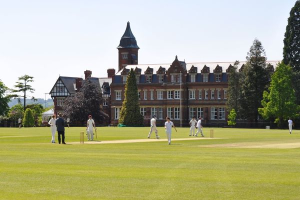 dean-close-boarding-school-uk-cricket-sports