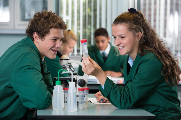 summer-courses-UK-boarding schools-biology