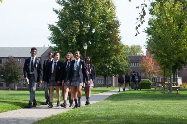 trinity-college-school-boarding-school-canada-students-on-campus